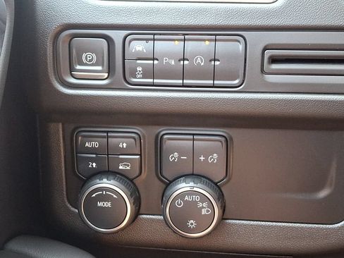 Certified 2023 Chevrolet Tahoe LT AWD/4WD image 28
