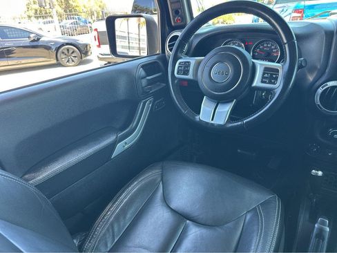 Used 2016 Jeep Wrangler Rubicon AWD/4WD image 19