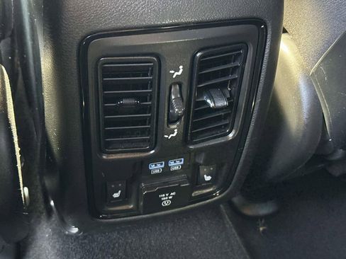 Used 2024 Dodge Durango GT AWD/4WD image 13