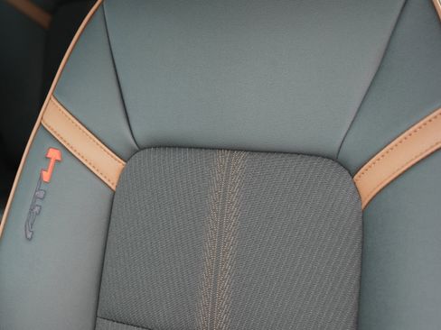 New 2025 GMC Canyon AT4 w/ Nightfall Edition image 42