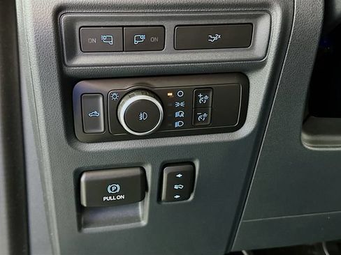 Used 2022 Ford F150 Lariat AWD/4WD image 23