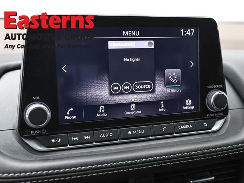 Used 2023 Nissan Rogue S AWD/4WD image 19