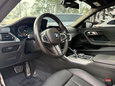 Used 2022 BMW 230i Coupe w/ M Sport Package RWD image 9