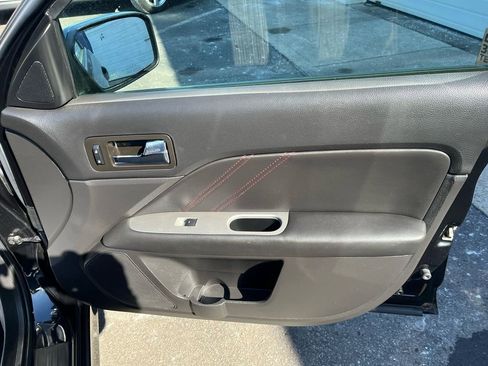 Used 2010 Ford Fusion Sport image 14