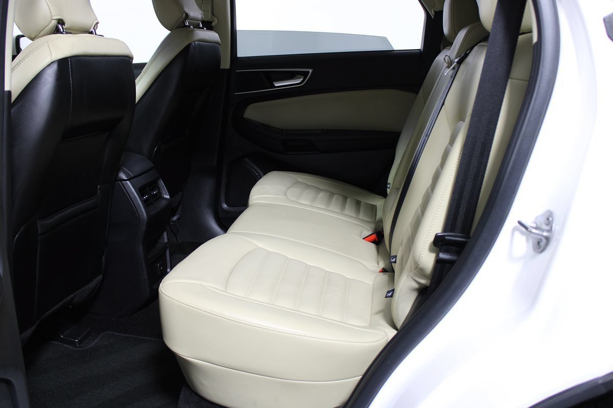 Used 2016 Ford Edge SEL w/ Equipment Group 201A FWD image 29