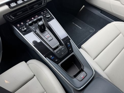 Certified 2022 Porsche 911 Carrera GTS RWD image 29