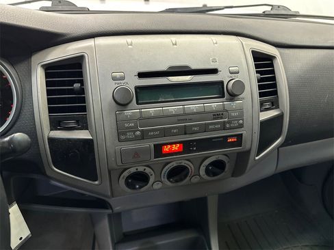 Used 2010 Toyota Tacoma PreRunner image 26