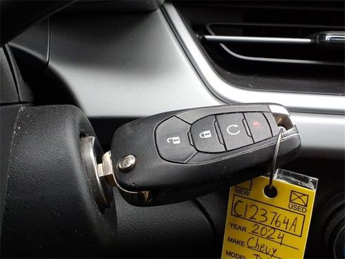Used 2024 Chevrolet Trax RS image 12