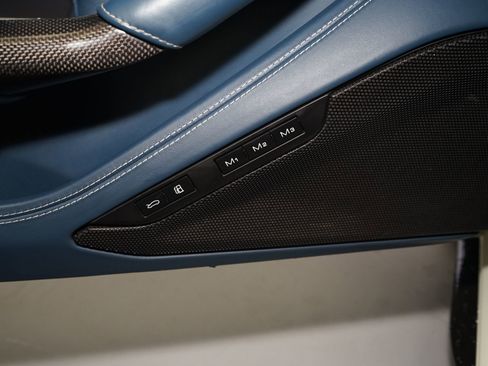 Used 2021 Ferrari F8 Tributo image 30