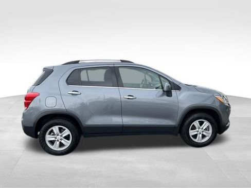 Used 2019 Chevrolet Trax LT w/ LT Convenience Package AWD/4WD image 4