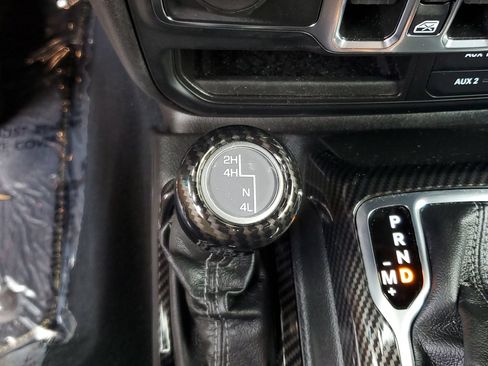 Used 2024 Jeep Wrangler Unlimited Sahara AWD/4WD image 24