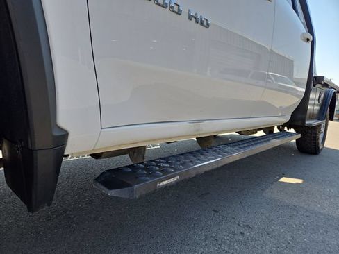 Used 2022 Chevrolet Silverado 3500 LT AWD/4WD image 9