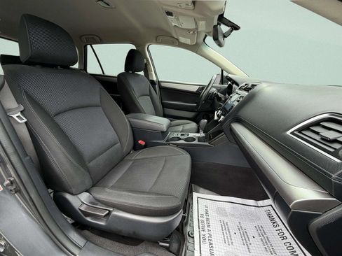 Used 2019 Subaru Outback 2.5i Premium w/ Popular Package #2 AWD/4WD image 17