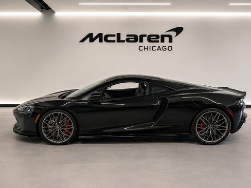 Used 2022 McLaren GT RWD image 19
