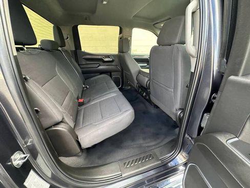 Used 2024 Chevrolet Silverado 1500 LT AWD/4WD image 9