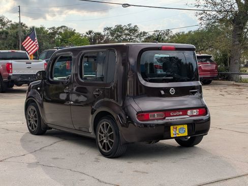 Used 2010 Nissan Cube 1.8 SL w/ SL Preferred Pkg FWD image 2