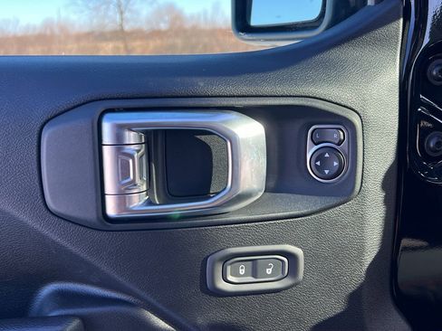 Used 2023 Jeep Wrangler Unlimited Rubicon w/ Dual Top Group image 12