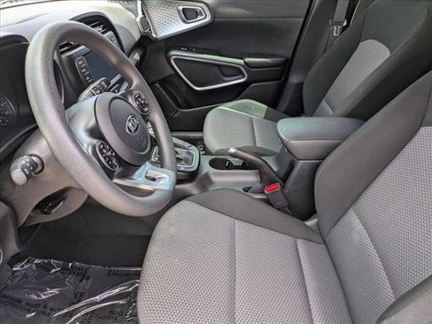 Used 2021 Kia Soul LX FWD image 15