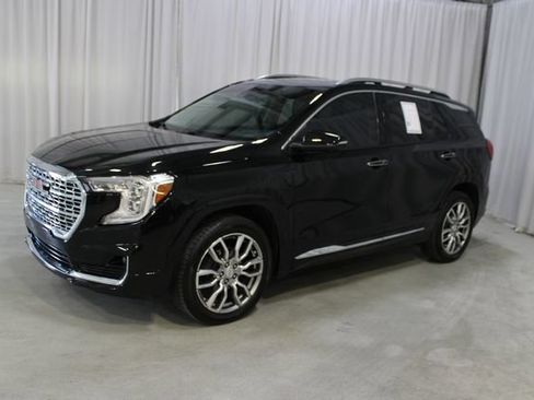 Used 2023 GMC Terrain Denali w/ Denali Premium Package AWD/4WD image 30