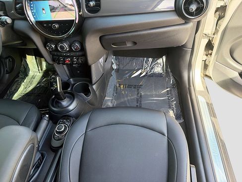Used 2024 MINI Cooper 2-Door Hardtop w/ Storage Package FWD image 17