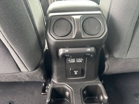 Used 2025 Jeep Wrangler Unlimited Sahara AWD/4WD image 22