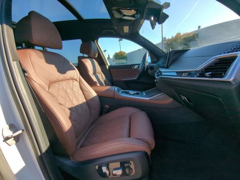Used 2024 BMW X7 xDrive40i w/ M Sport Package image 24