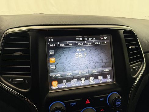 Used 2017 Jeep Grand Cherokee Altitude AWD/4WD image 21