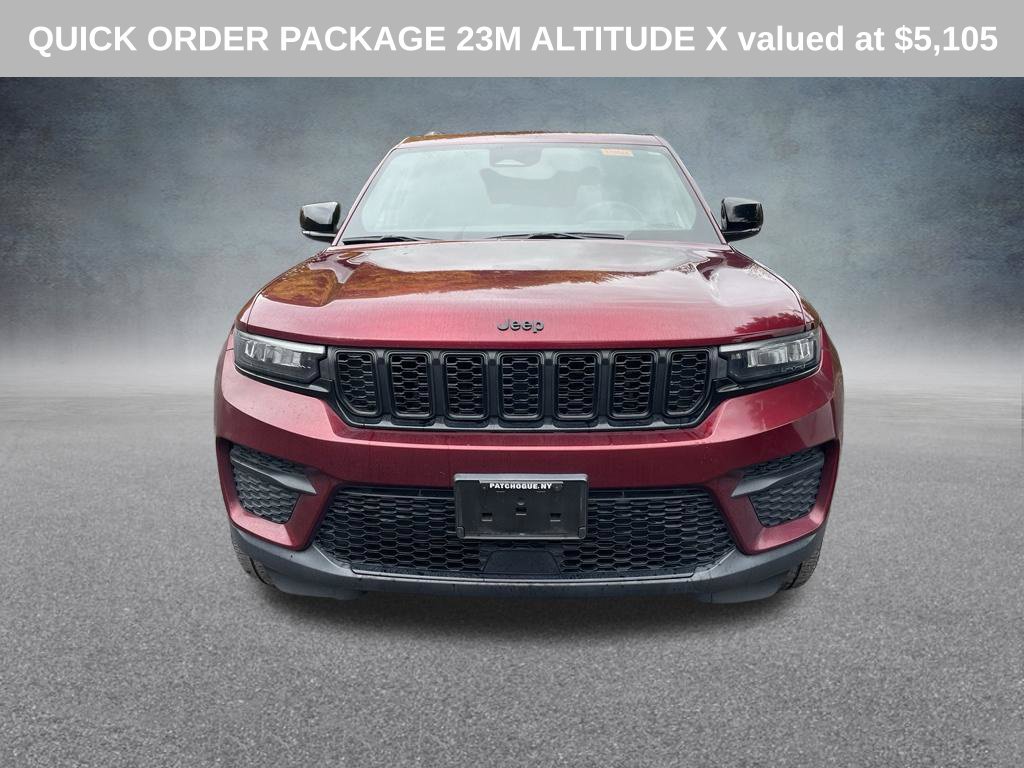 Used 2023 Jeep Grand Cherokee Altitude AWD/4WD image 2