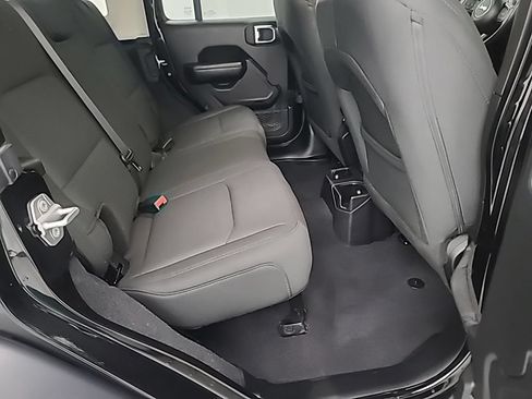 Used 2019 Jeep Wrangler Unlimited Sport S AWD/4WD image 15