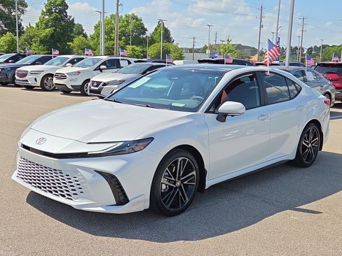 Used 2026 Toyota Camry XSE w/ Premium Plus Package FWD image 7