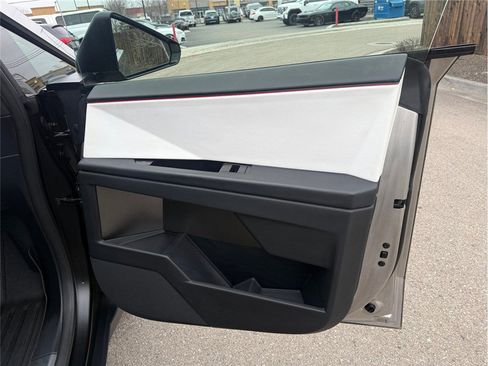 Used 2024 Tesla Cybertruck AWD Crew Cab image 37