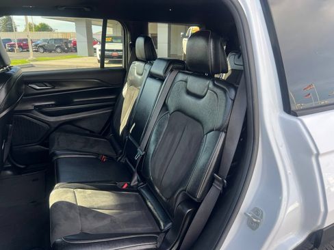Used 2023 Jeep Grand Cherokee L Laredo AWD/4WD image 36