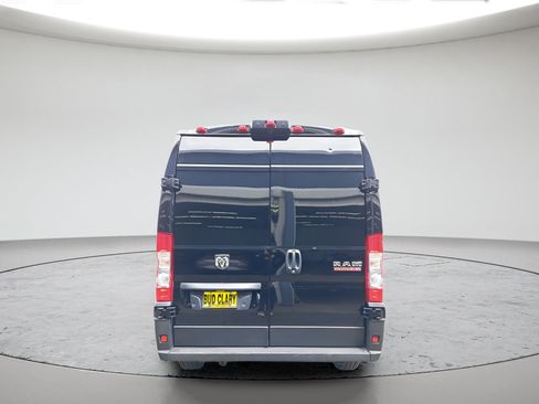 Used 2021 RAM ProMaster 2500 w/ Premium Appearance Group FWD image 4