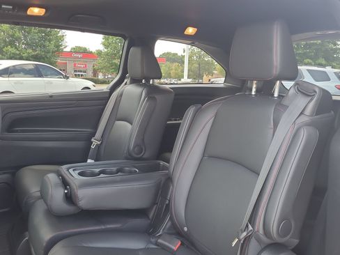 Certified 2023 Honda Odyssey Sport image 13