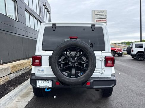 Used 2023 Jeep Wrangler Unlimited Sahara w/ Cold Weather Group AWD/4WD image 4