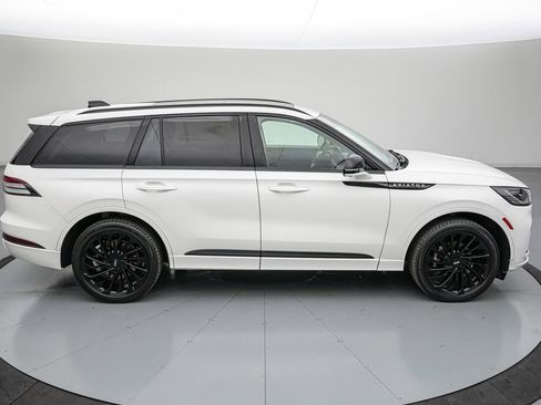 Used 2025 Lincoln Aviator Reserve w/ Luxury Package AWD/4WD image 4