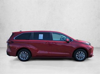 Used 2025 Toyota Sienna LE video 4