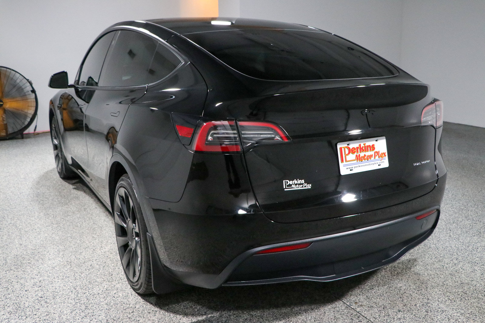 Used 2023 Tesla Model Y Long Range AWD/4WD image 9