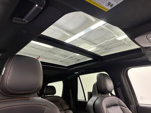 Certified 2025 Lincoln Navigator Black Label image 15