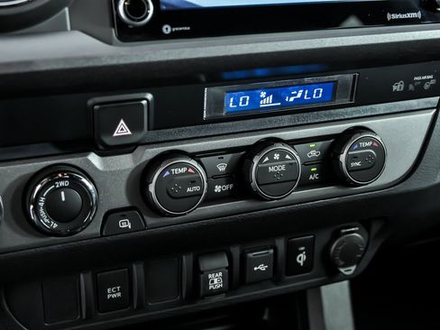 Used 2021 Toyota Tacoma TRD Off-Road AWD/4WD image 32