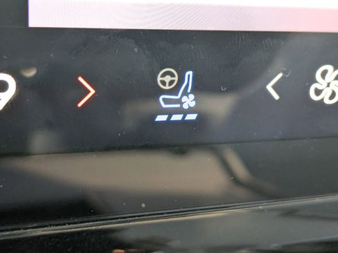 Certified 2025 Lincoln Navigator Reserve image 24