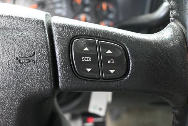 Used 2005 Chevrolet Silverado 2500 LS w/ Heavy-Duty Power Package AWD/4WD image 36