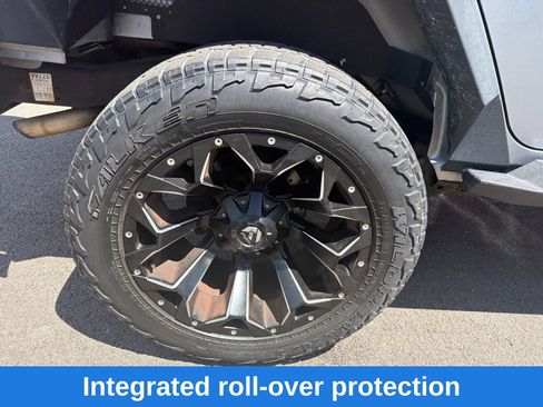 Used 2015 Jeep Wrangler Unlimited Sahara w/ Connectivity Group AWD/4WD image 23