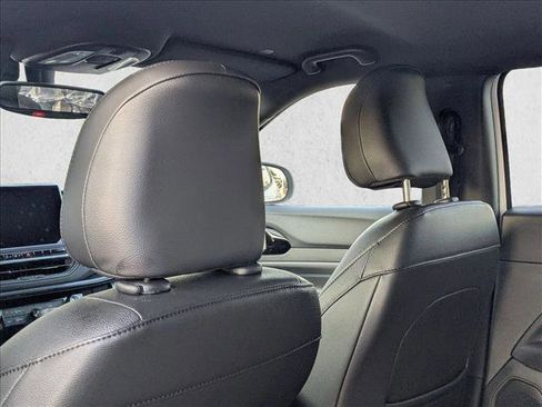 New 2026 Jeep Compass Latitude image 16