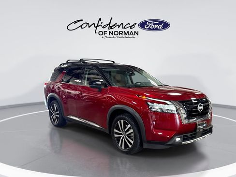 Used 2023 Nissan Pathfinder Platinum w/ Lighting Package (N92) AWD/4WD image 11