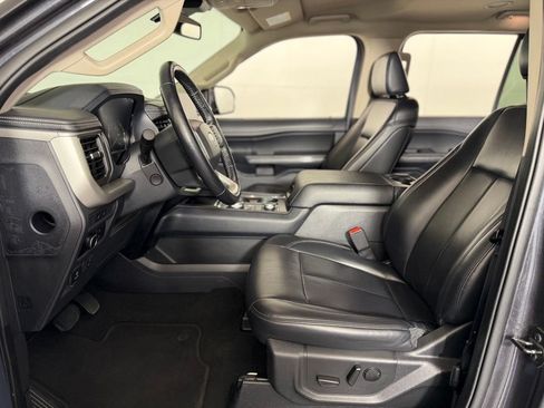 Used 2024 Ford Expedition XLT AWD/4WD image 26