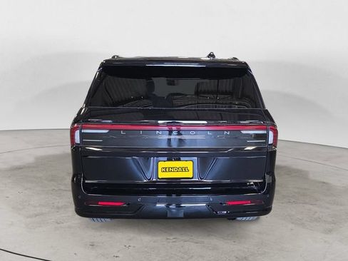 Used 2025 Lincoln Navigator Reserve w/ Jet Appearance Package AWD/4WD image 4