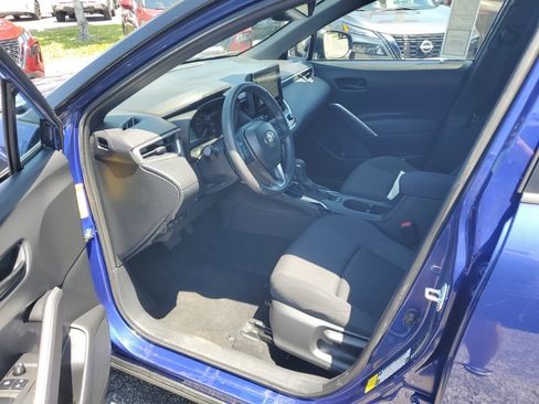 Used 2024 Toyota Corolla Cross AWD Hybrid w/ Moonroof Package image 11