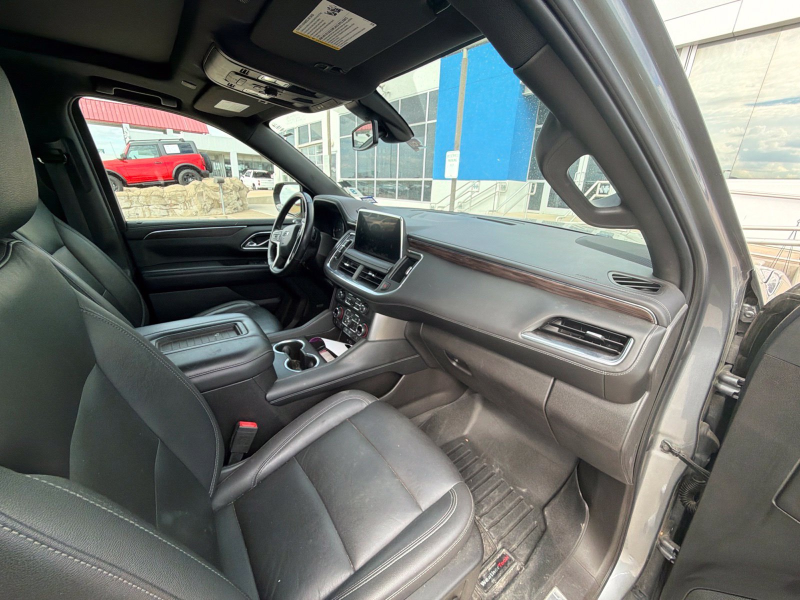 Used 2021 Chevrolet Suburban Z71 w/ Z71 Off-Road Package AWD/4WD image 20