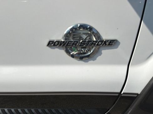 Used 2015 Ford F250 Lariat w/ Lariat Ultimate Package AWD/4WD image 7